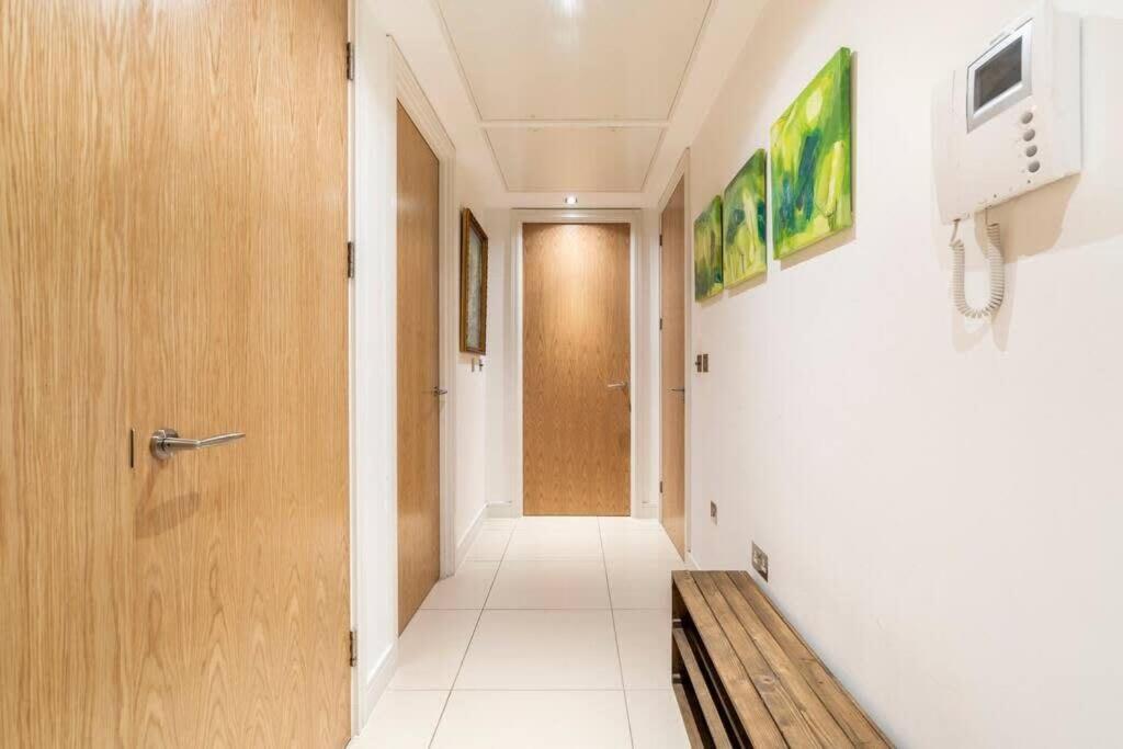 1 Bedroom Penthouse Flat In East ลอนดอน ภายนอก รูปภาพ