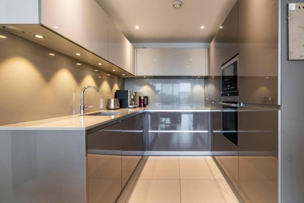 1 Bedroom Penthouse Flat In East ลอนดอน ภายนอก รูปภาพ
