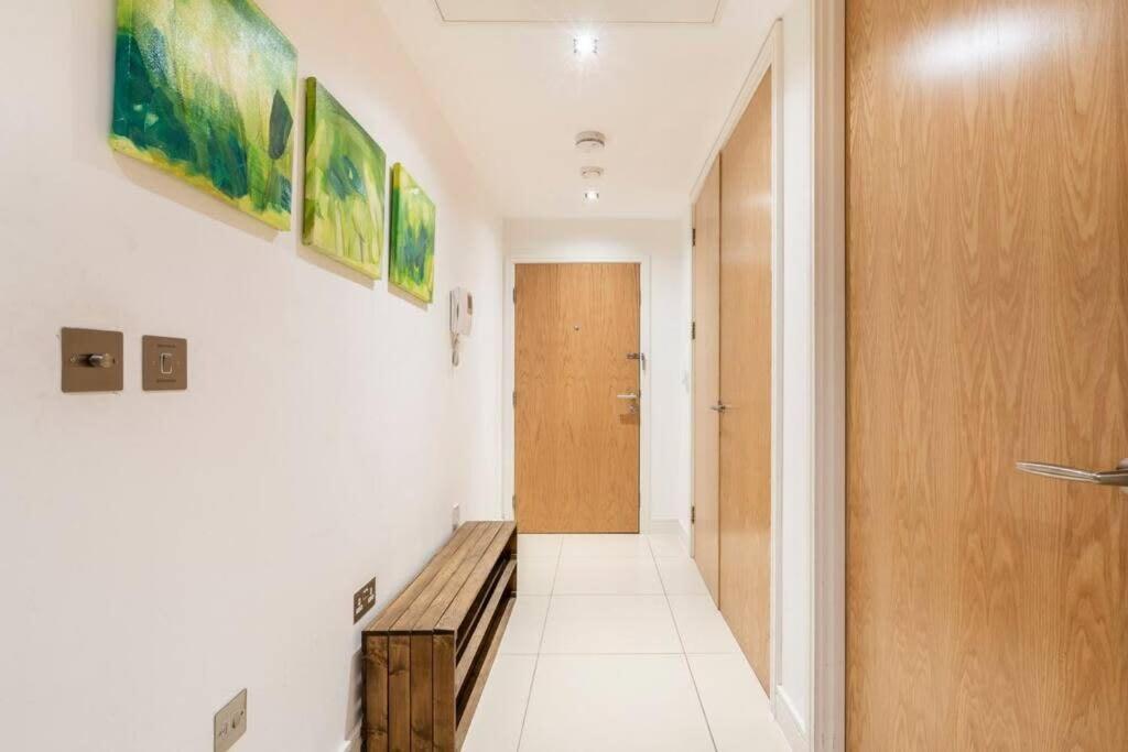 1 Bedroom Penthouse Flat In East ลอนดอน ภายนอก รูปภาพ