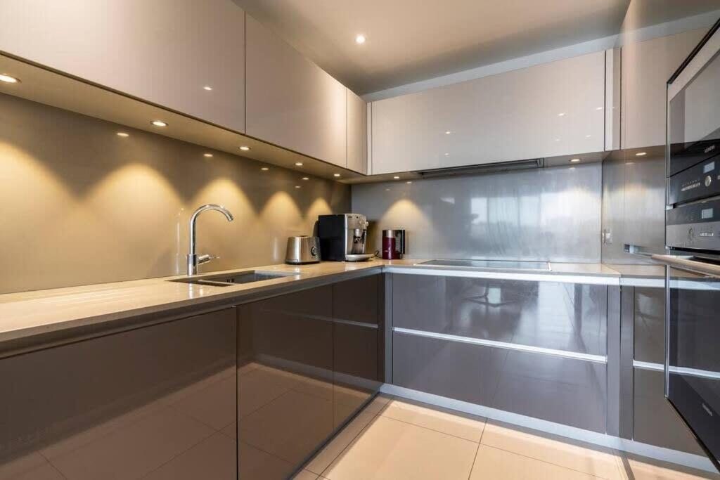 1 Bedroom Penthouse Flat In East ลอนดอน ภายนอก รูปภาพ