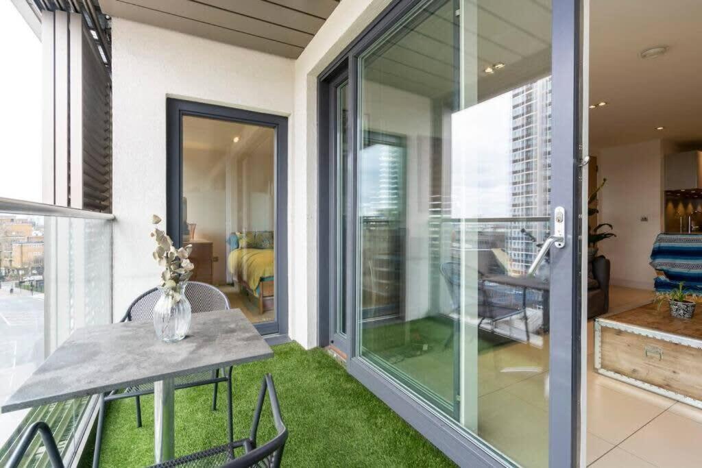 1 Bedroom Penthouse Flat In East ลอนดอน ภายนอก รูปภาพ