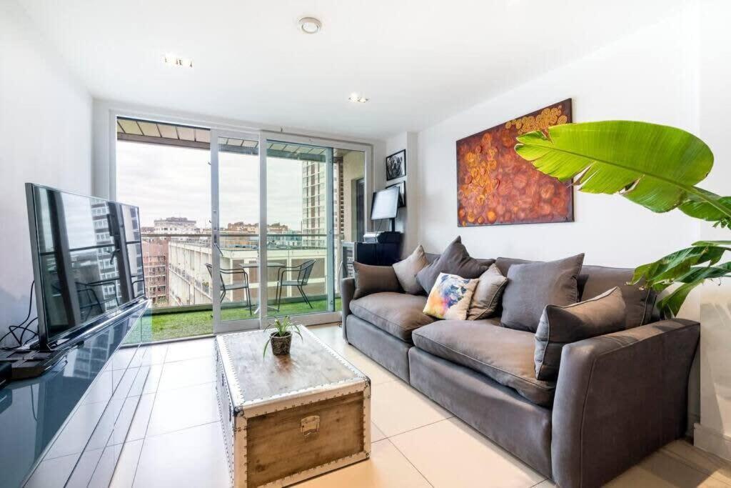 1 Bedroom Penthouse Flat In East ลอนดอน ภายนอก รูปภาพ