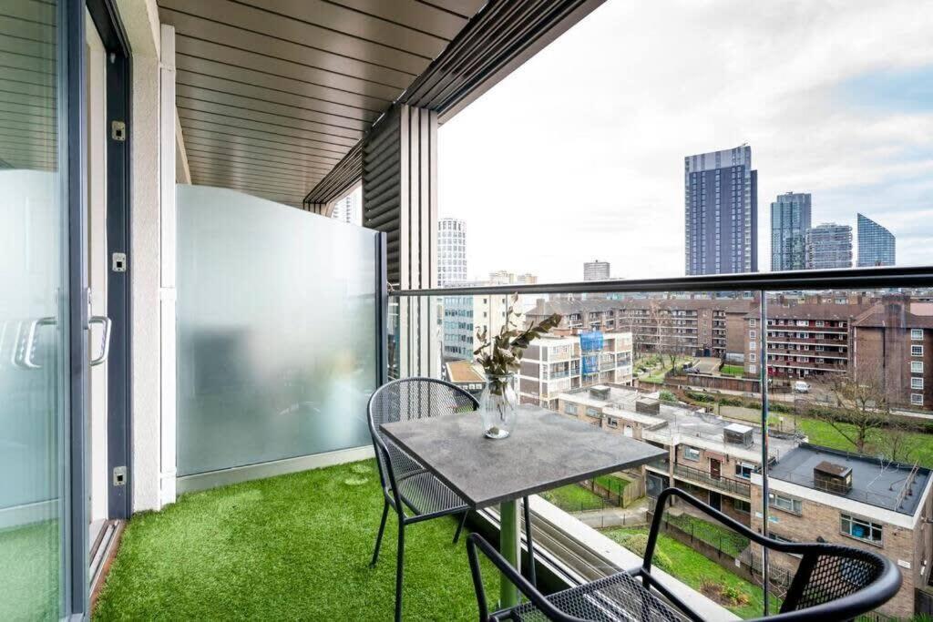 1 Bedroom Penthouse Flat In East ลอนดอน ภายนอก รูปภาพ